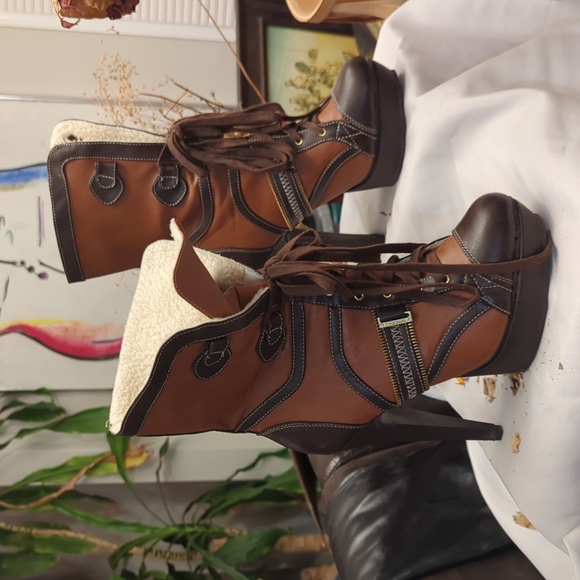 Derion Platform Stiletto Boots - Picture 2 of 11